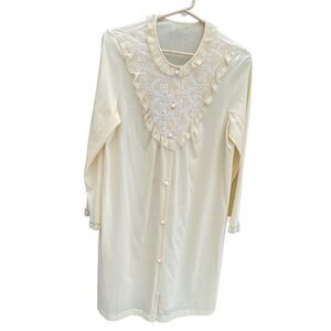 Vintage Gossard size Medium silky robe